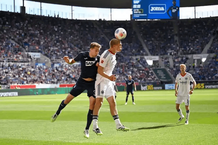 德甲焦点：法兰克福VS多特蒙德 主场雄鹰战大黄蜂 战术对冲定争冠节奏